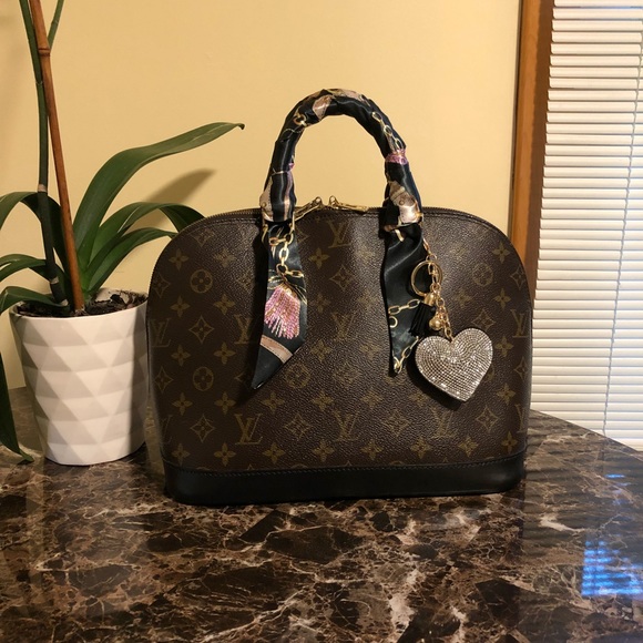 ❤️SALE❤️Authentic Louis Vuitton Alma PM Black - Picture 1 of 7